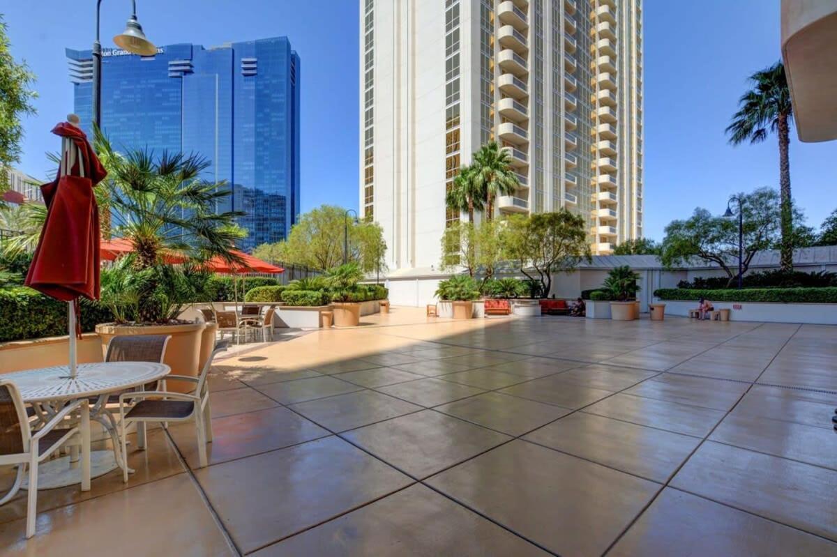 Mgm Signature-18-703 Strip View Jacuzzi Studio Las Vegas Kültér fotó